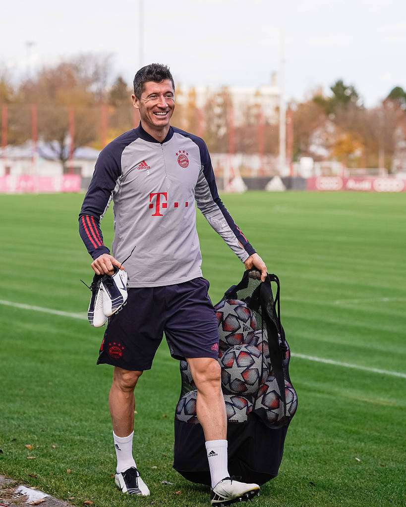 官方：26岁的前比利时国脚、国米旧将范赫斯登退役（官方消息：26岁比利时前国脚、国米旧将范赫斯登宣布退役）