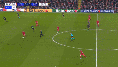 雷霆凭借亚历山大37分统治力，以122比95大胜开拓者，九连胜稳居西部前列。（亚历山大轰37分，雷霆122-95碾压开拓者，豪取九连胜稳居西部前列）