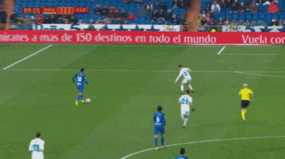 霍安说巴萨和切尔西上半场势均力敌，主持人：以为我们没看球吗？（霍安称巴萨与切尔西半场五五开，主持人反问：把我们当没看球的？）