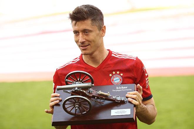 随海港夺冠，亚历斯祖成为首位夺得中超冠军的中国香港球员（海港夺冠，亚历斯祖成中超史上首位中国香港籍冠军球员）