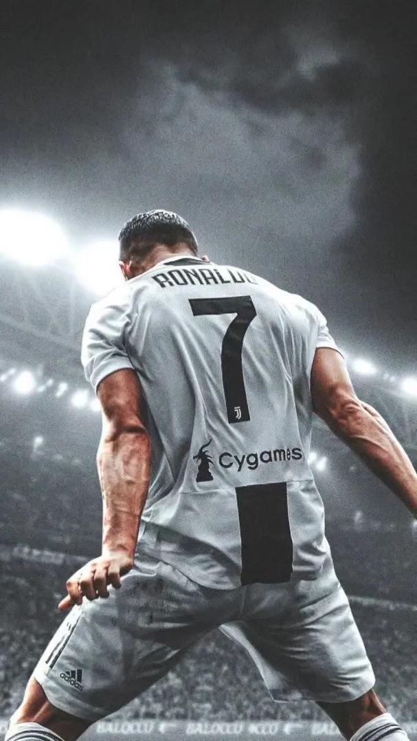 哪怕不算欧国联、阿拉冠级别的冠军！梅西的冠军数都多于决赛数！（即便不计欧国联和阿拉冠，梅西夺冠次数仍多于决赛场次）