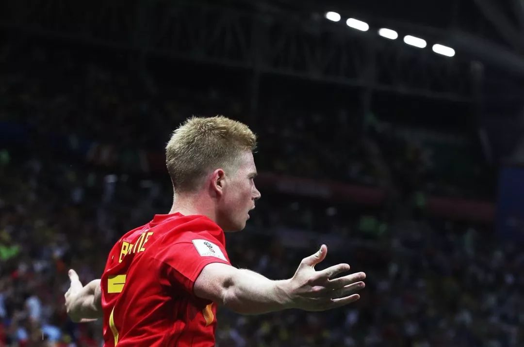 愿无大碍，蒯纪闻谢场时被拍到手臂缠着绷带（愿无大恙，蒯纪闻谢场被拍手臂缠绷带）